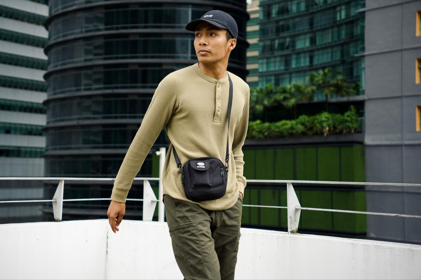 NSENTIAL Shoulder Bag